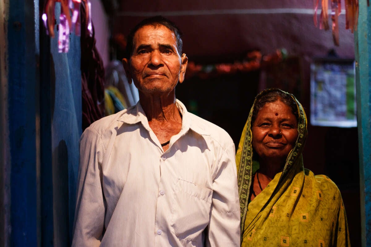 Namdev Kamble en Tayna Kamble behoren tot de vele inwoners van het dorp Shirdhon die worstelen met de emotionele impact van solastalgie.