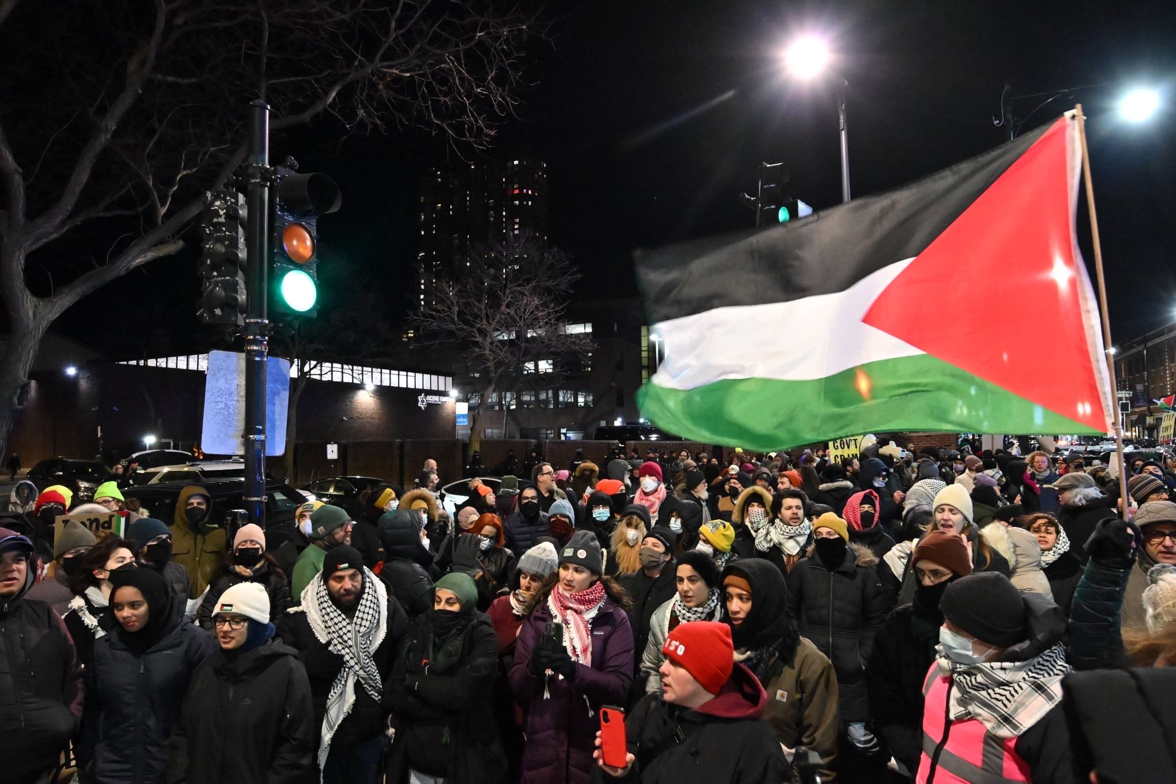 シカゴの何百人もの抗議イスラエルの勇敢で、人類に対する犯罪が望んでいた