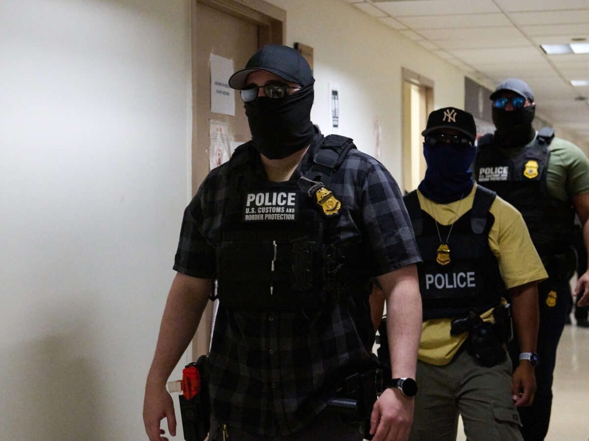 Federal Lawmakers Demand Information on ICE Agents’ Use of Masks, Unmarked Cars