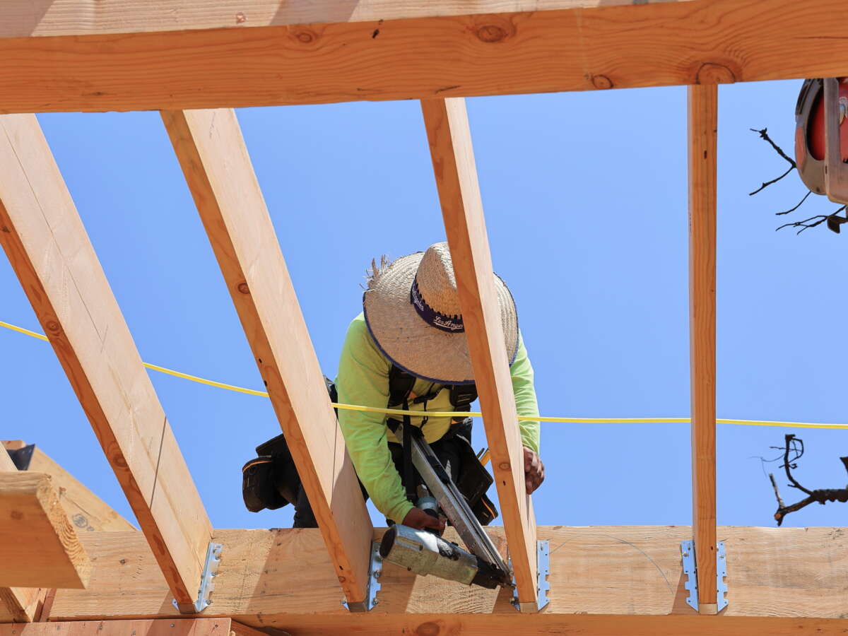 Rule to Protect Workers From Extreme Heat Advances Amid Rising Temperatures