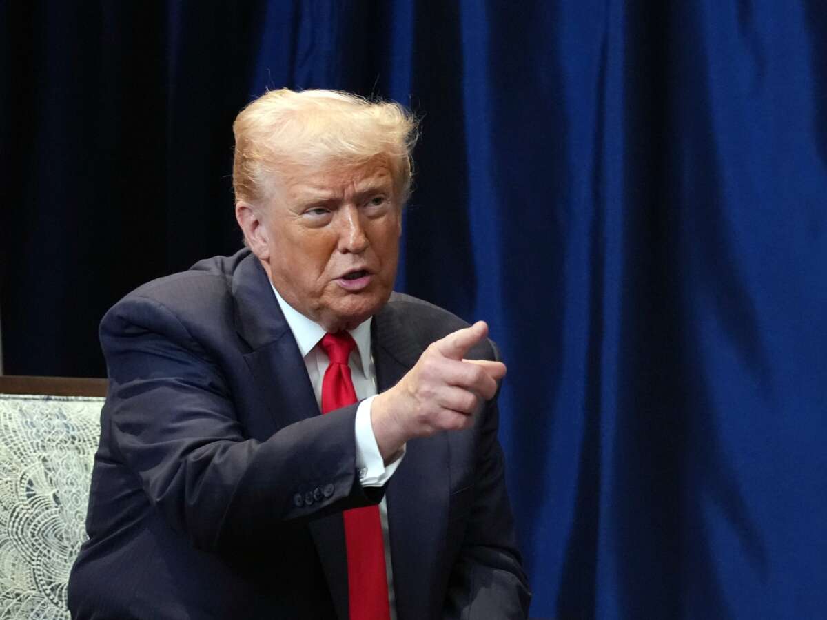 Trump Tells GOP Lawmakers to “Get Smart” and Eliminate Early Mail-In Voting