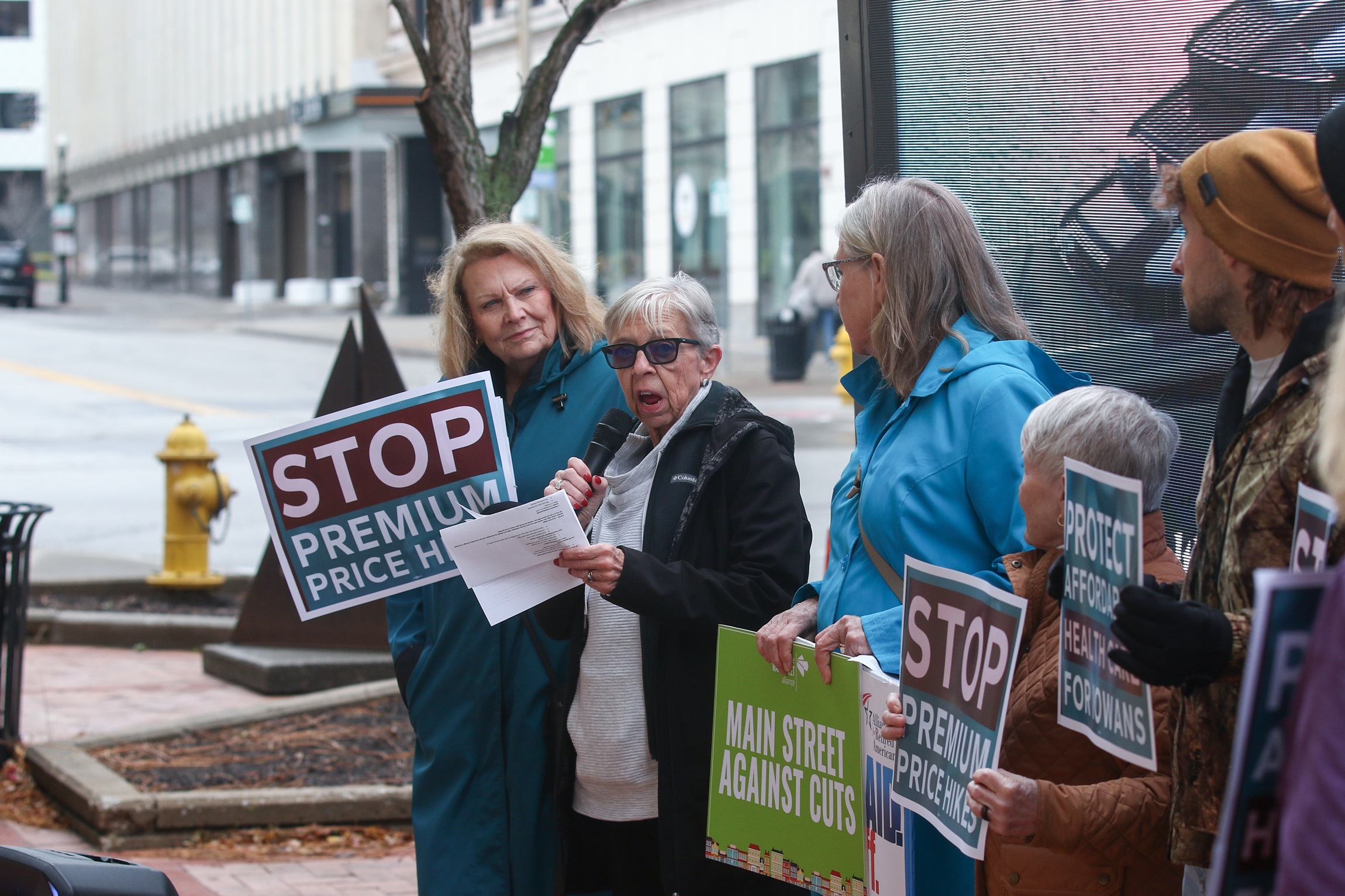 As Credits Are Set to Expire, Poll Shows Most ACA Exchange Participants Can't Afford Even Modest Increases in Health Costs