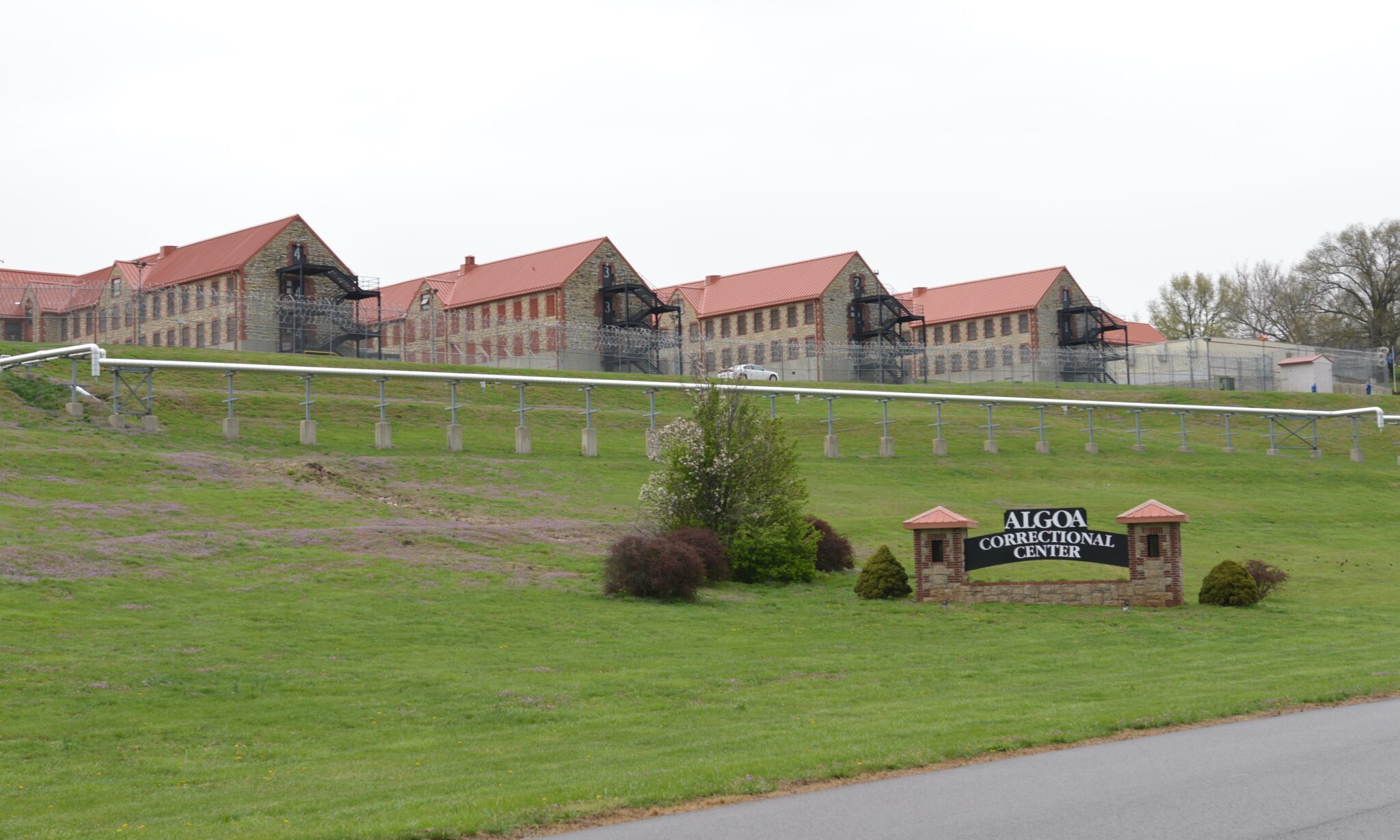 Prisoners in Missouri Report Being Forced to Shovel Snow in Subzero Temperatures