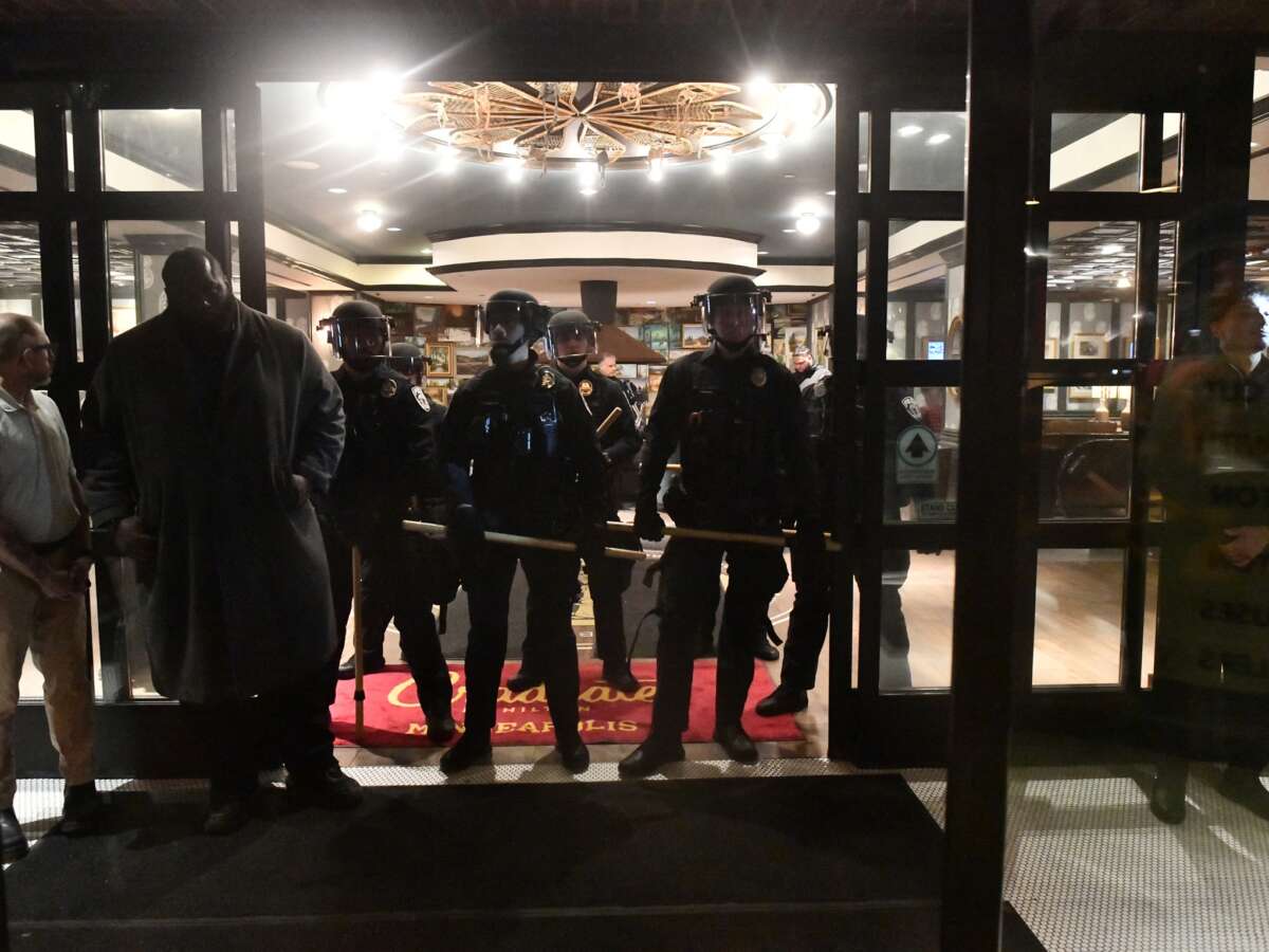 Minneapolis City Council Delays Liquor Licenses for 2 Hotels Hosting ICE Agents