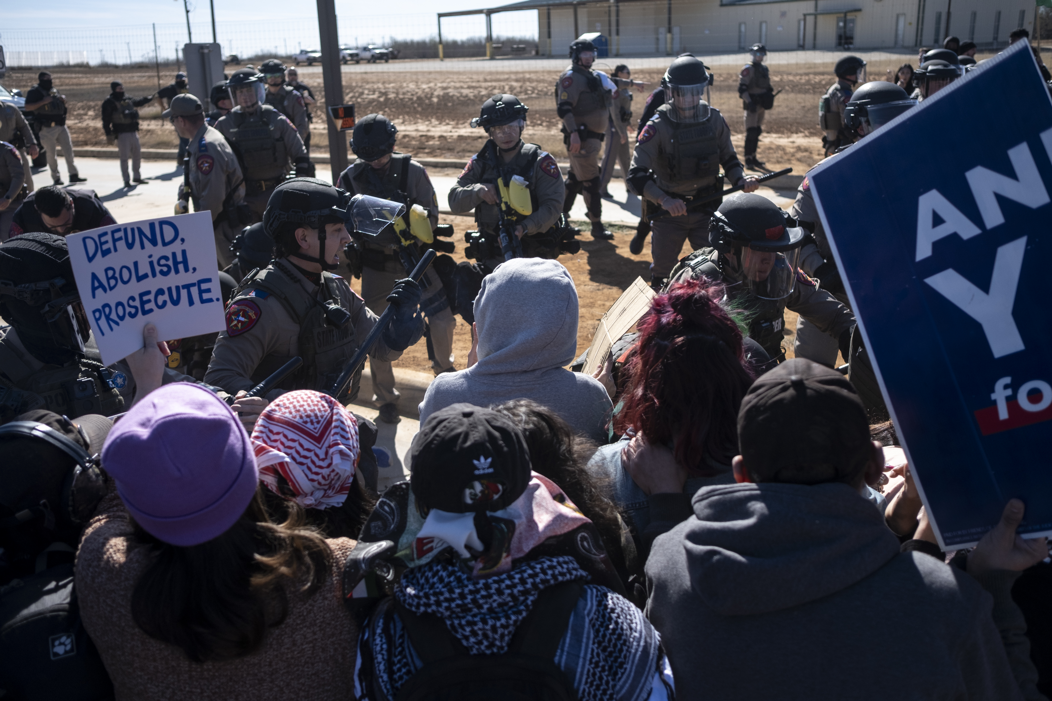 Measles Outbreak in Texas Immigration Jail Spills Into the Public