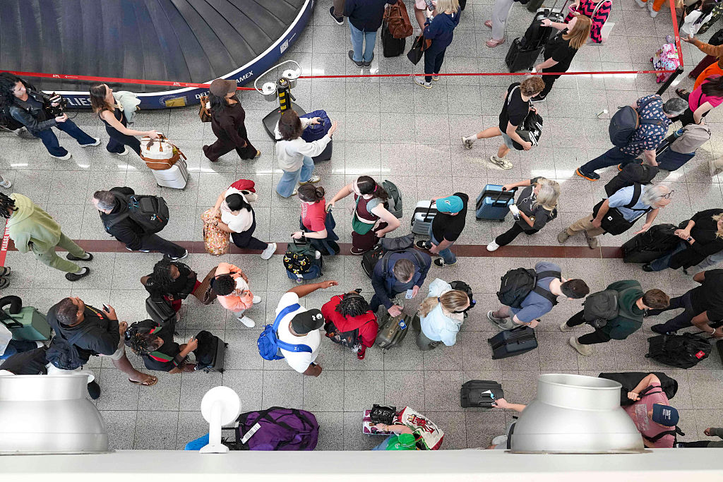 Senate GOP Blocks TSA Pay as Trump Threatens to Send ICE to Airports