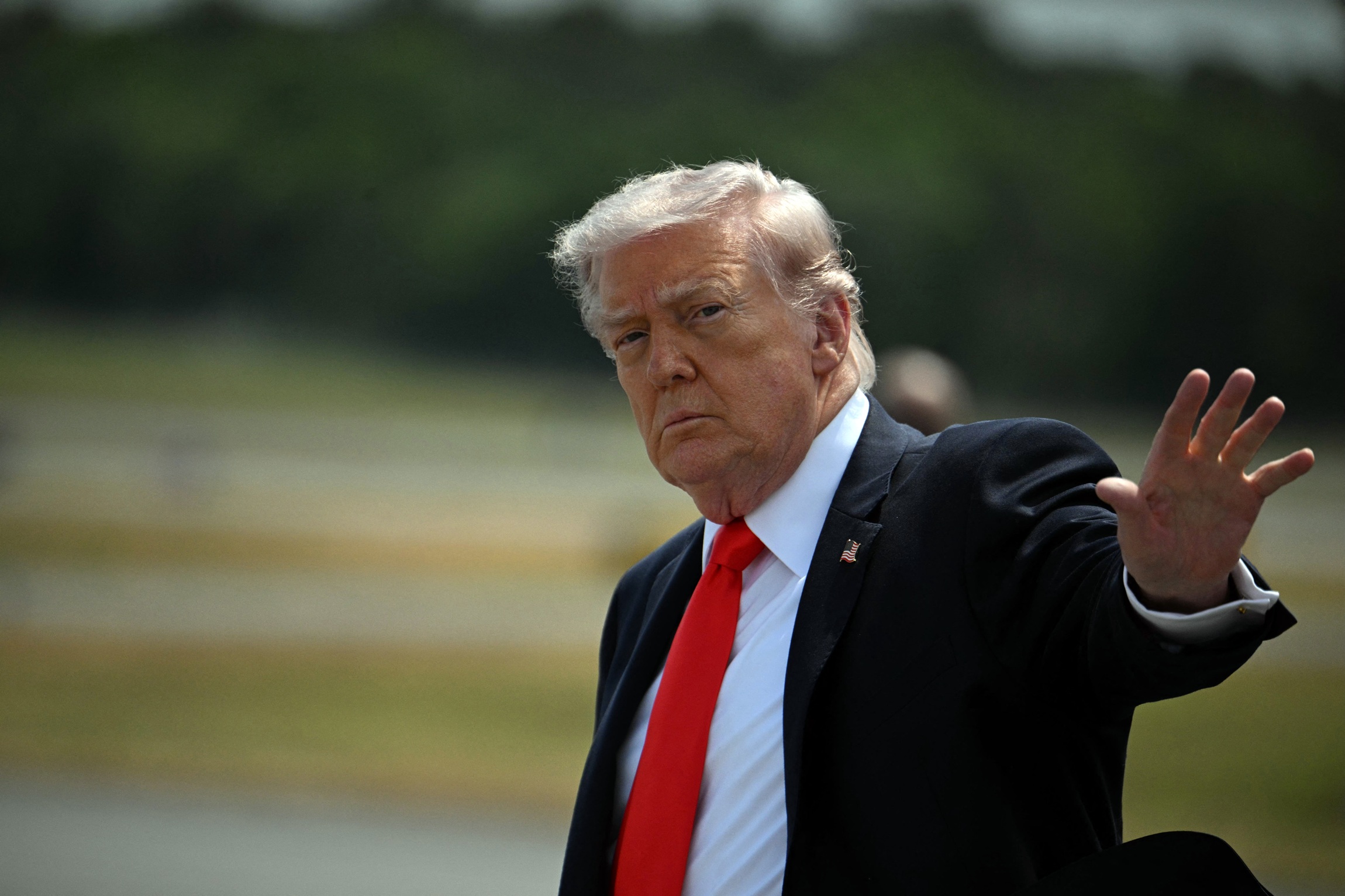 US, Iran Exchange Fire Overnight — Trump Maintains Ceasefire Remains in Place