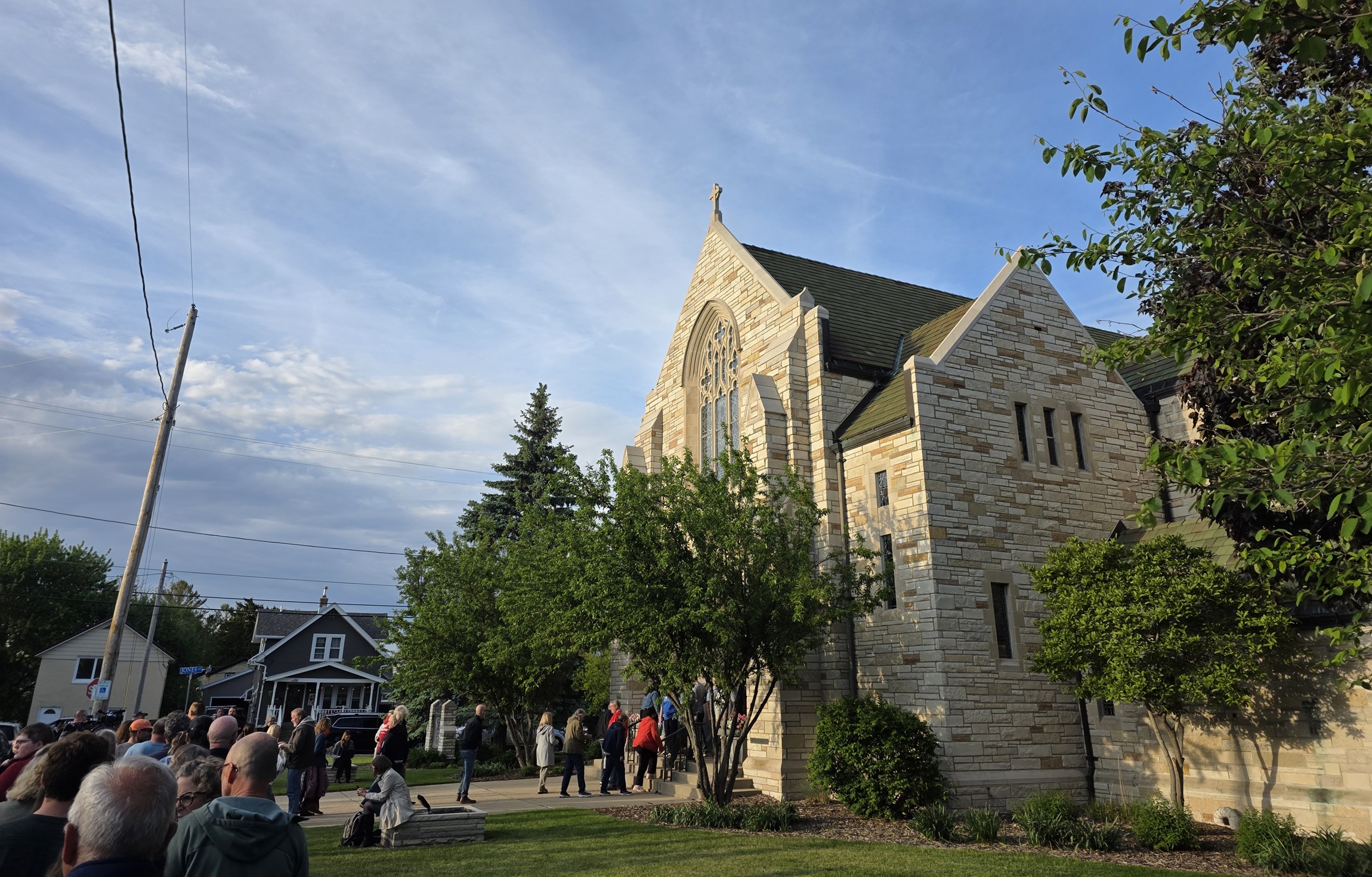 Hundreds Turn Out for Wisconsin High Schoolers' Performance of Banned LGBTQ Song