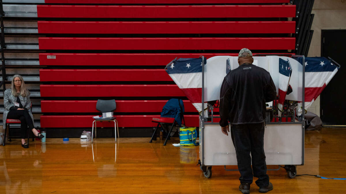 Voter casts ballot in Tennessee