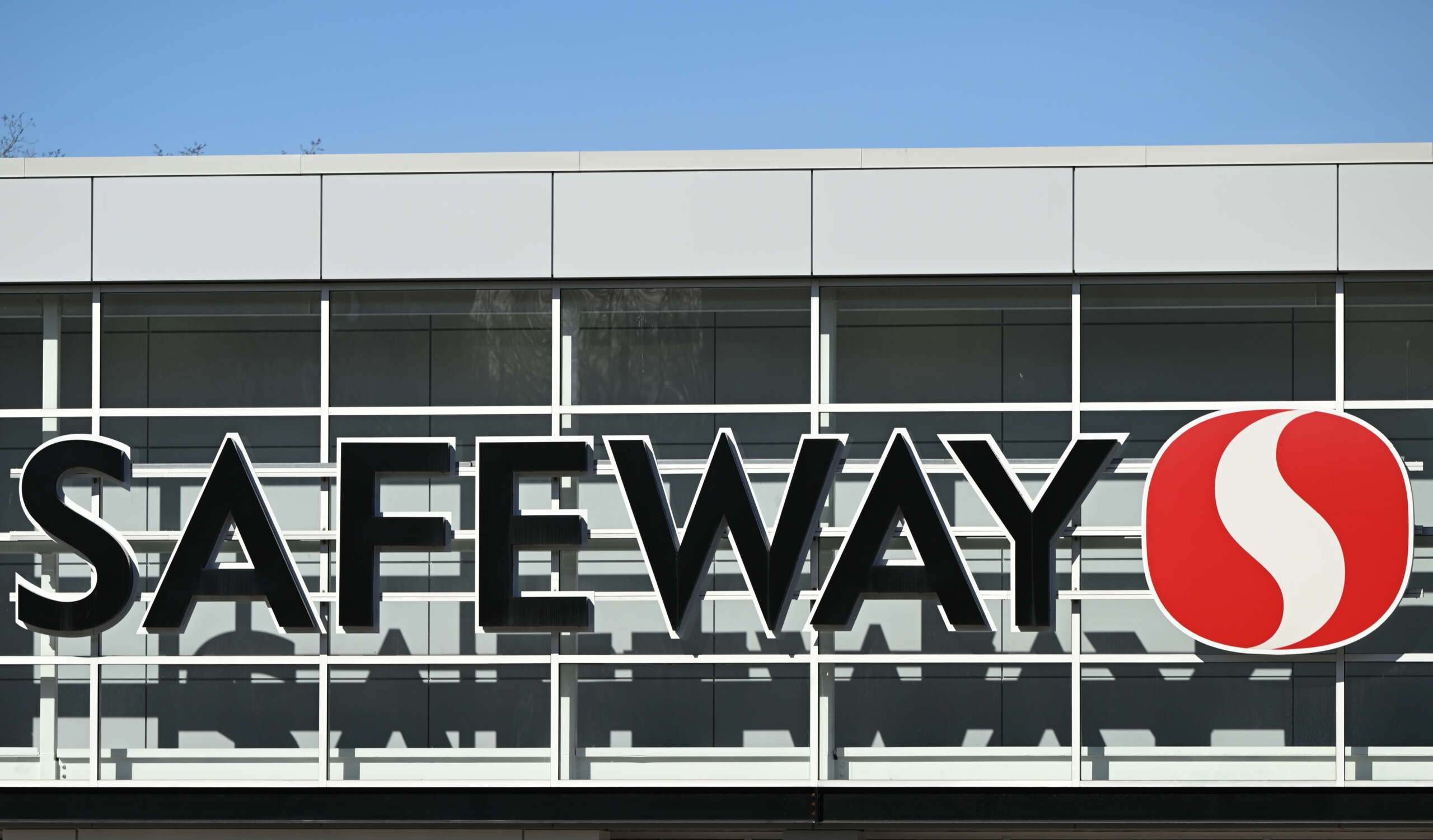 Oregon Employers With Most SNAP Recipients Included Safeway, Walmart, and Amazon