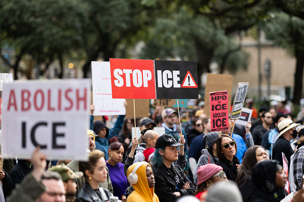 Appeals Court Revives Texas Immigration Law Allowing Arrests on Suspicion