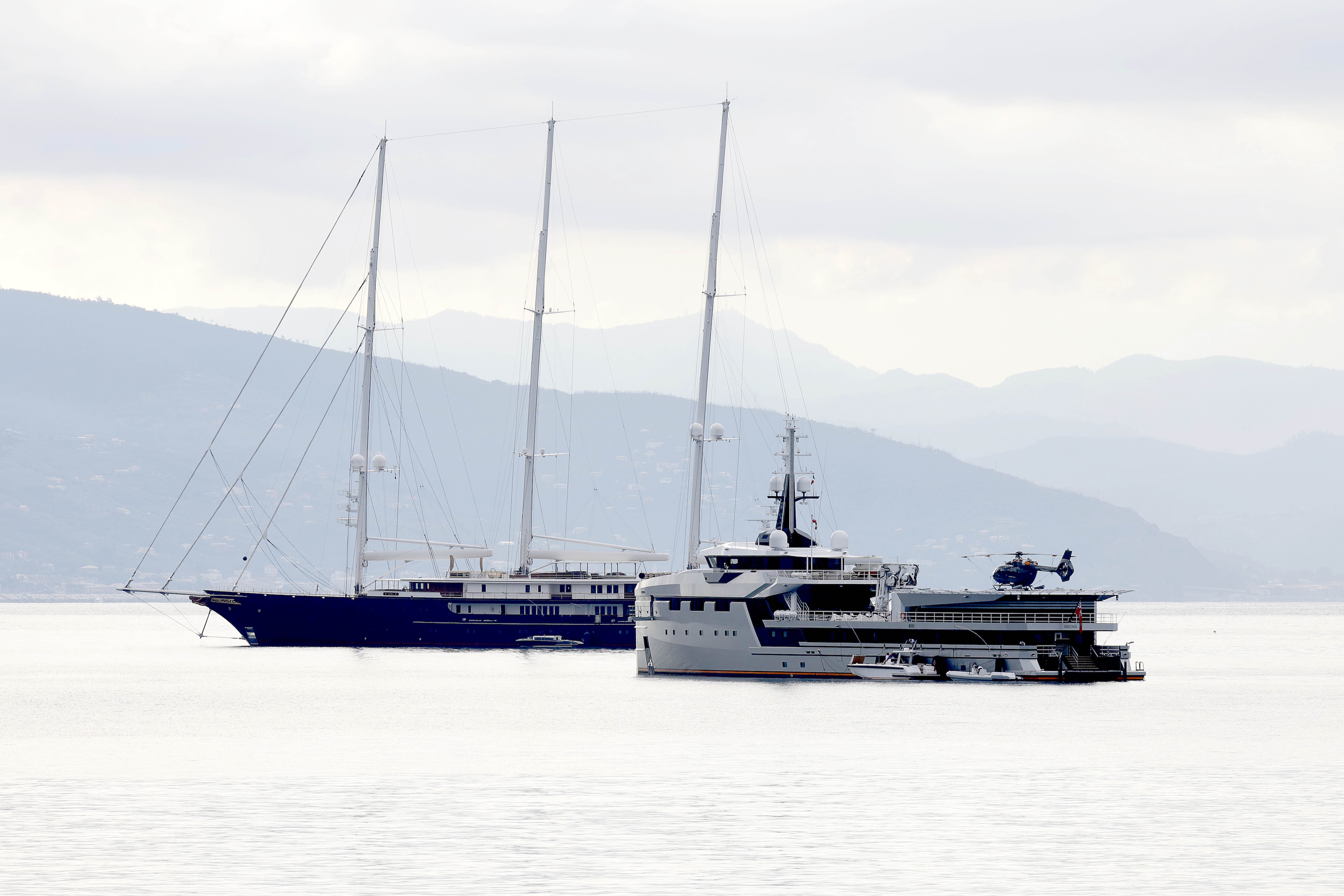 AI Oligarchs Enjoy Superyachts as Their Data Centers Degrade Communities