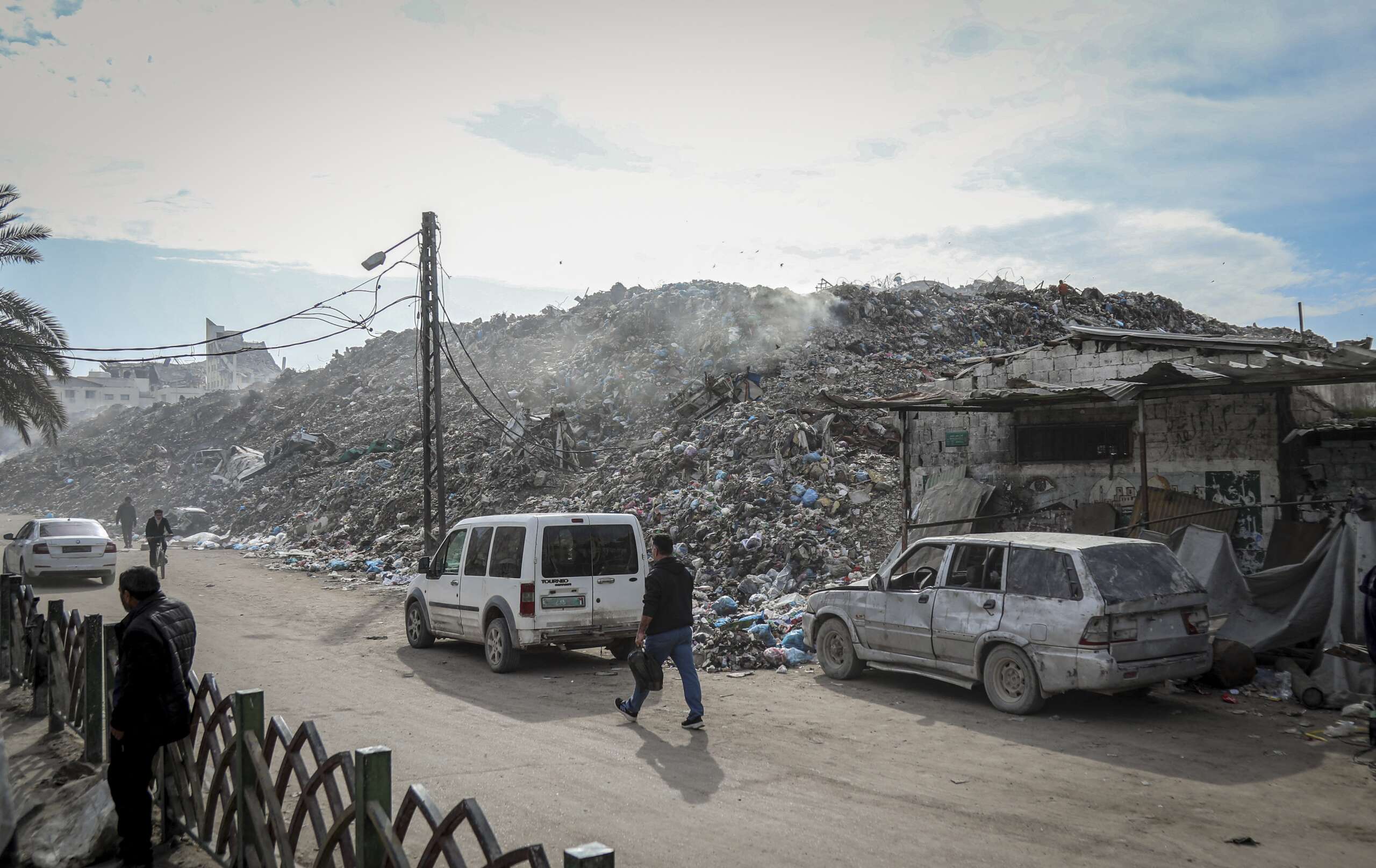 Gaza’s Streets and Markets Have Become Dumping Grounds for Medical Waste