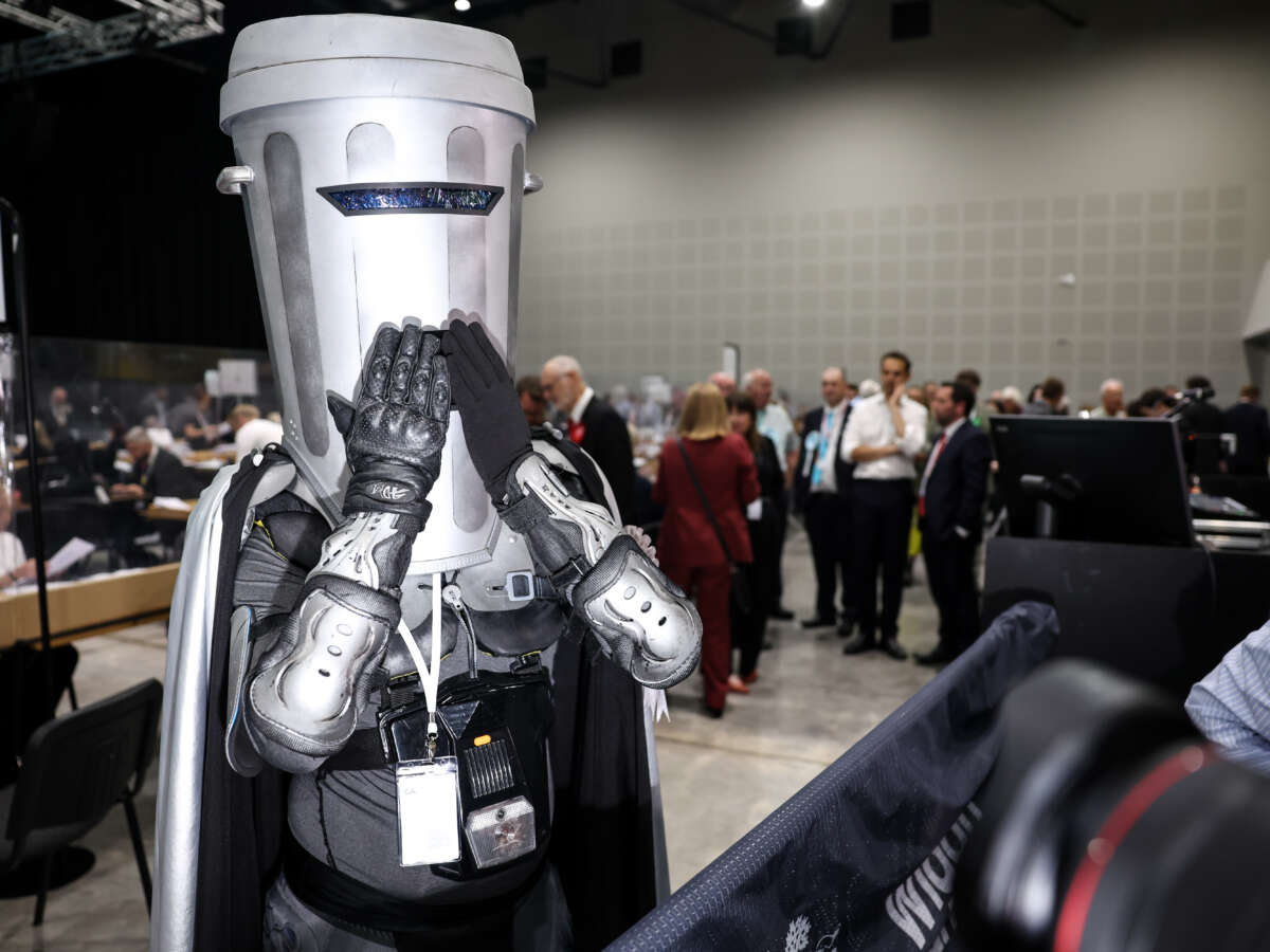 Could a Talking Trash Can Defeat the UK’s Far Right Politician Nigel Farage?
