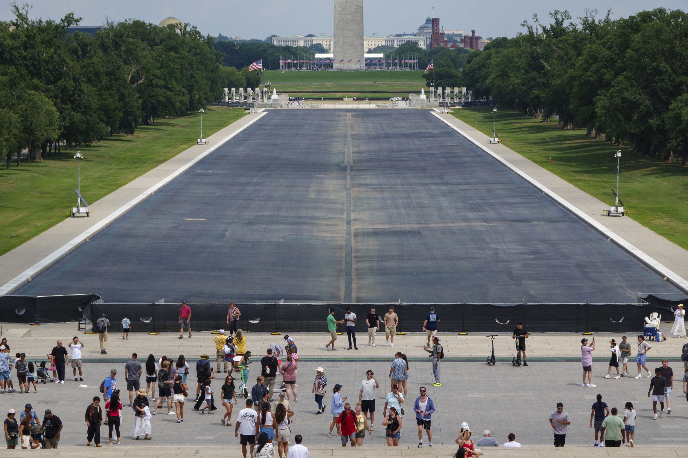 Dems Will Investigate Trump Admin’s Reflecting Pool “Vandalism” Charges
