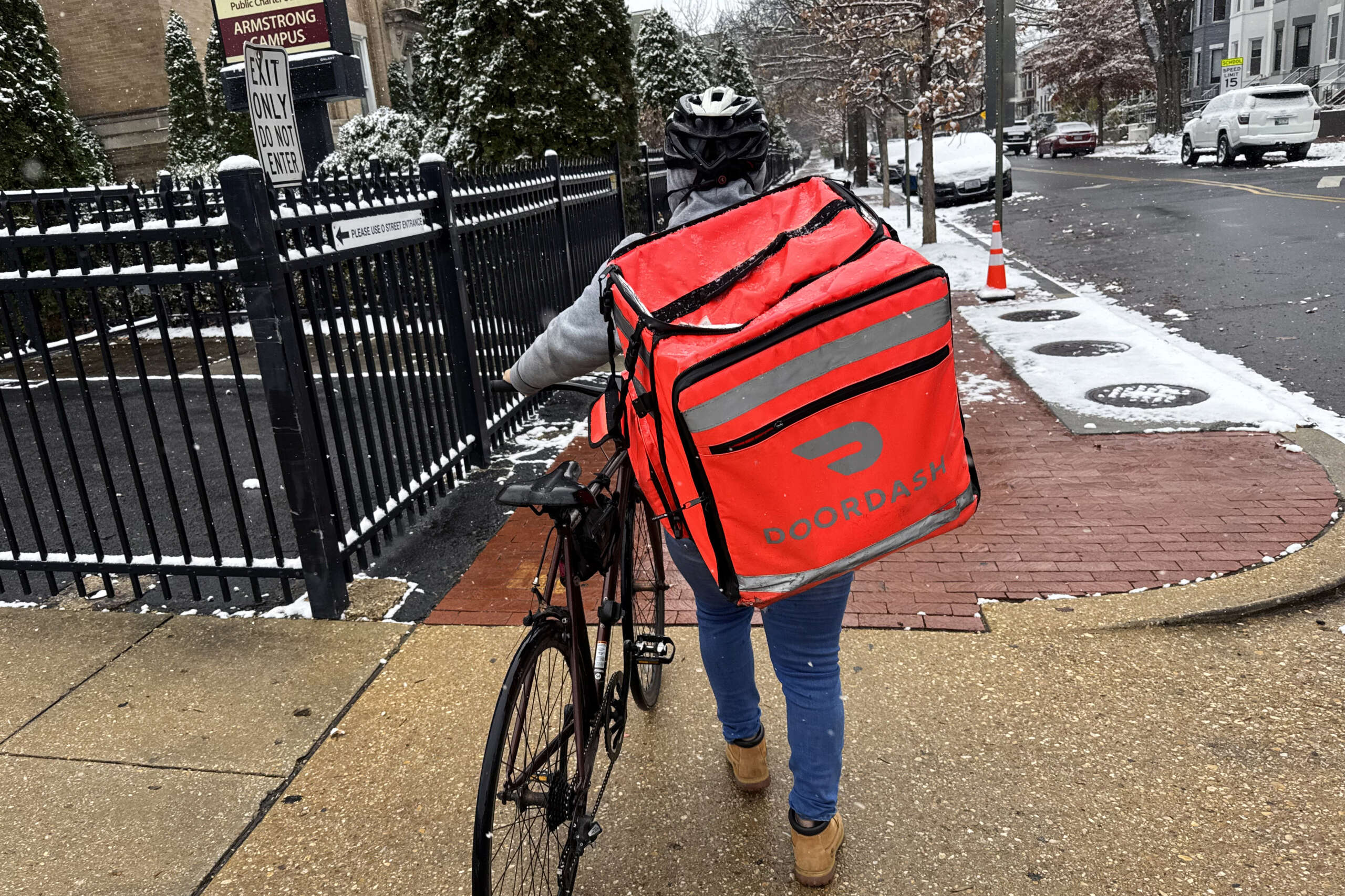 DoorDash Pushes to End DC's Self-Governance Over a 20-Cent Tax