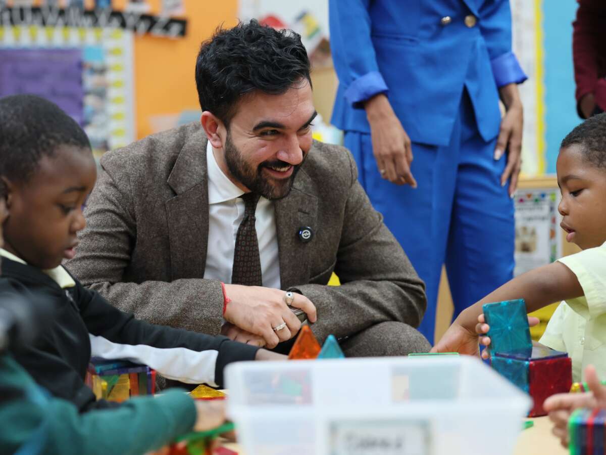 Mamdani Unveils AI Moratorium for Schools Through 8th Grade, Screen Time Limits