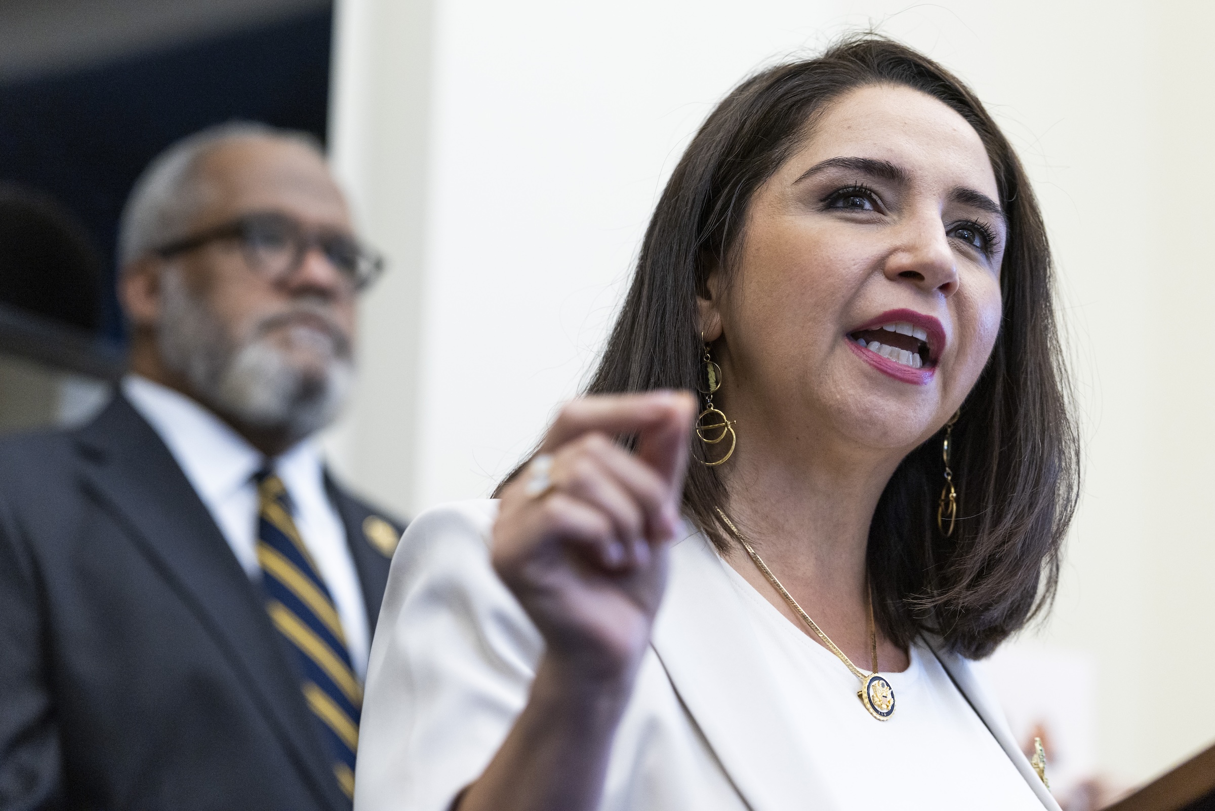 Bill to Abolish DHS, ICE, CBP Introduced by Rep. Delia Ramirez