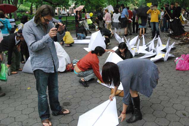 People making cranes at no nukes action 6/11/2012. (Photo: Martyna Starosta)