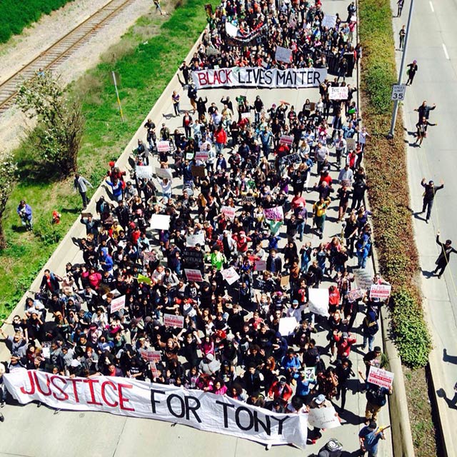 Blackout Wednesday rally following the non-indictment of Matt Kenny who killed Tony Robinson. (Photo: Z! Haukeness)