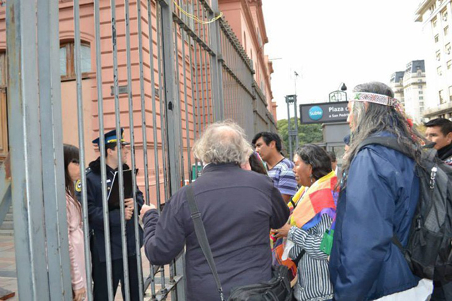 Adolfo Perez, Felix and Relmu (Photo: Resistencia Qom)