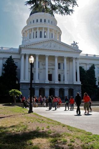 MUA believes in the power of networks and alliances. In March 2015, MUA members headed to Sacramento to offer solidarity at the Justice for Homecare Tribunal, and advocate for labor rights, fair living wages and the right to overtime compensation. (Photo: Rucha Chitnis)