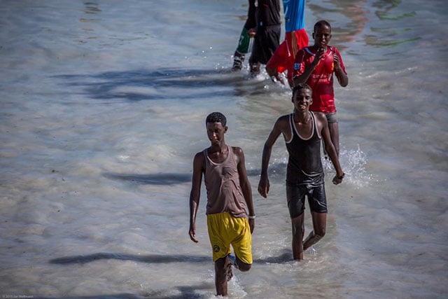 Young Somali's on Mogadishu beach. (Photo: Jan Wellmann)