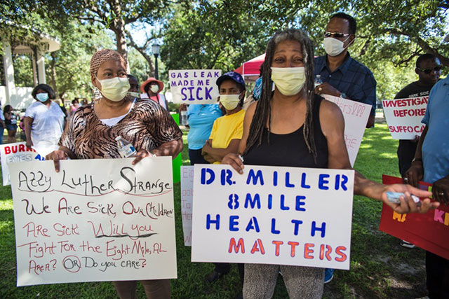 Protest in Mobile, Alabama, over the lack of action taken to clean up a mercaptan spill in Eight Mile. (Photo: Julie Dermansky)