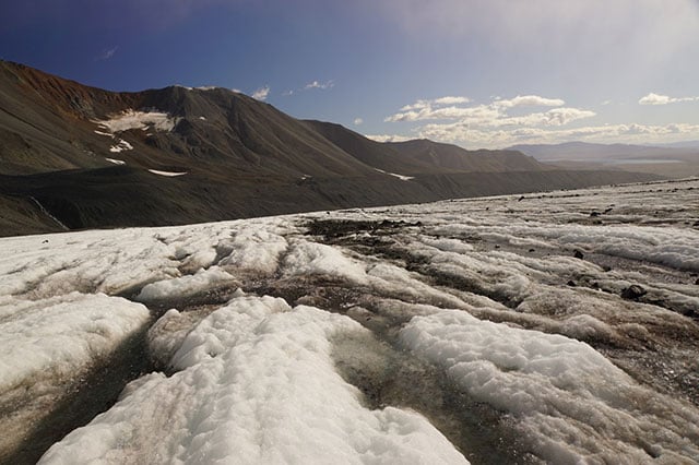 The Gulkana Glacier in the Eastern Alaska Range is melting and retreating rapidly. US Geological Survey glaciologists told Truthout they expect this year to be among the top three highest-melt years for the glacier, which has been studied every year for the last 60 years. (Photo: Dahr Jamail)