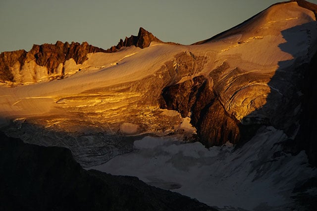 Sunset above the Gulkana Glacier, which, along with nearby pocket glaciers, is melting and receding abruptly. (Photo: Dahr Jamail)