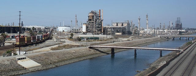 Tesoro's oil refinery in Wilmington, California. A proposed integration project linking Tesoro's Wilmington and Carson refineries could see crude throughput increase by as much as 17,000 barrels a day, say independent experts. (Photo: Daniel Ross)