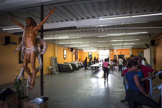 The Padre Chava Salesiano shelter has housed Haitians since May. (Photo: Heriberto Paredes)