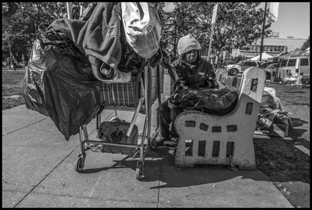 After being expelled from the Post Office camp and Liberty City, many homeless people began living in Provo Park, across the street from City Hall. The police later dispersed the people here also. (Photo: David Bacon)