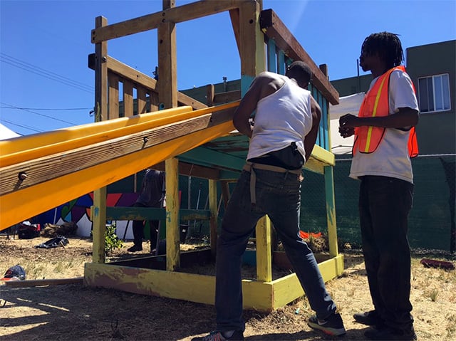 Organizers in Oakland hold a day of action on June 19, 2017, to reclaim vacant land in Oakland and mark the unfulfilled promises of Juneteenth. (Photo: Zoé Samudzi)