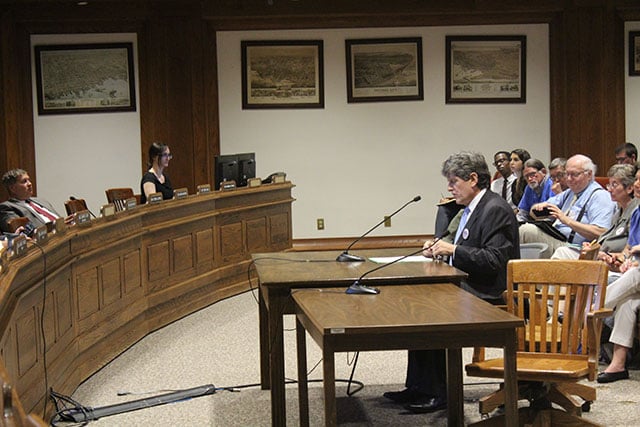 Massachusetts Gubernatorial candidate Bob Massie testifies in favor of single-payer at a hearing at the Massachusetts State House. (Photo: Rebecca Klein / MassCare)