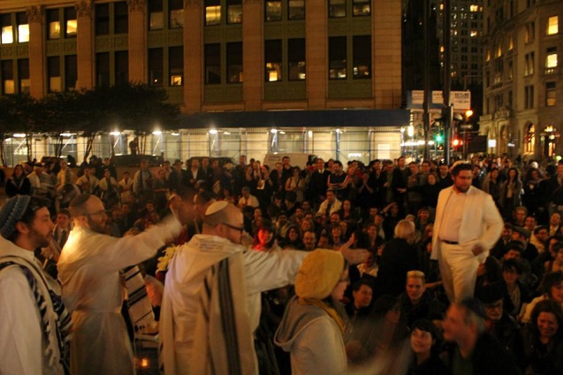 Occupy Judaism action adjacent to Zuccotti Park. (Photo: <a https://www.davidamwilensky.com/ 