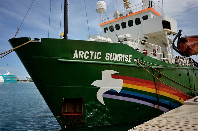 Greenpeace vessel Arctic Sunrise. (Photo: <a https://www.flickr.com/photos/53452843@N00/8717645817/in/photolist-ehmdoe-egFQ62-57aF3F-q35g7-cVY8bf-5RHLo-5RHLp-gitTd1-4e9Fm3-4dUeck-4dURWp-4dUPWZ-4dU9U6-4dUg2t-4dY71h-4dYSjq-4dYmCC-4dUhJR-CEmNp-6wZ8jS-5g6dG7-6wUXcn-6wZ8ib-7mcm3h-3pVFE8-7mpfGa-CEmLt-adJHRZ-5Tjdr-5g23RF-7mpdVR-v5jQG-675LZ-CQiTV-CQiNH-4c5Xna-CQj4X-4c5W2v-7mcmGs-px4DW-3pVDAV-7m8tdF-5g1Ype-4c9TEm-ihS53-4dULuD-px4GC-69o7N4-69oabH-69obo2-69o98t