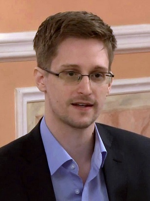 Edward Snowden speaks about government transparency at Sam Adams award presentation in Moscow, October 12, 2013. (Photo <a href=