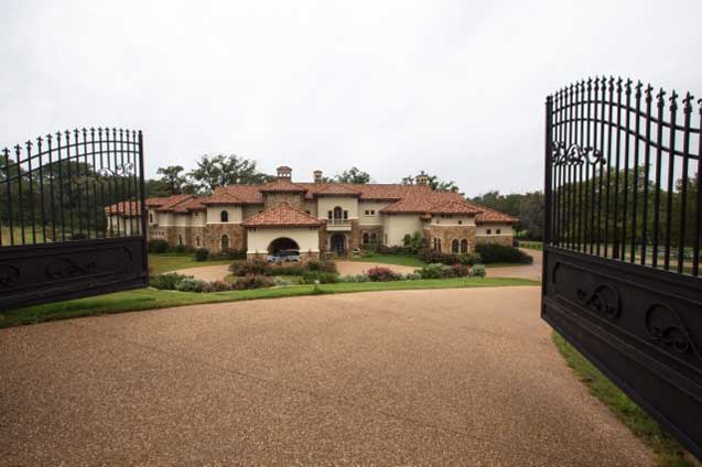 Lipsky's house in Weatherford, Texas. (Photo: ©2013 Julie Dermansky)