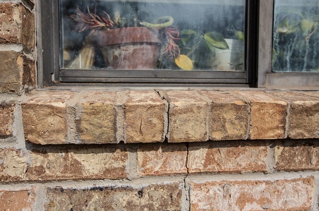 Cracked wall on a home in Reno. (Photo: ©2014 Julie Dermansky)