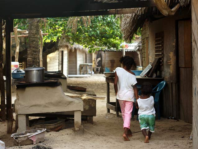 Children from Chachahuate attend primary school on Cayo Mayor, traveling by boat. (Photo: OFRANEH)