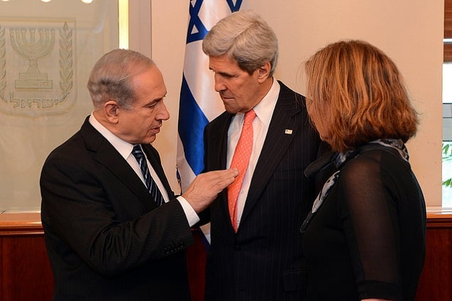 Israeli Prime Minister Benjamin Netanyahu and US Secretary of State John Kerry in Israel. (Photo:<a href=