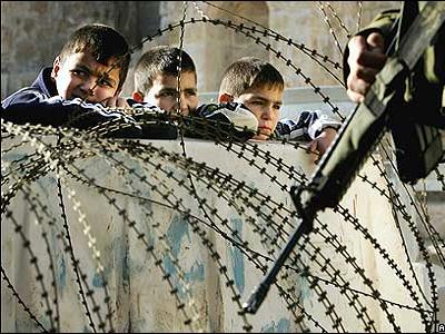 Fenced-in children of Gaza. (Photo:<a href=