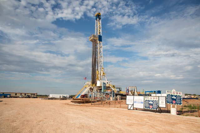 Drilling rig in Stillwater County, Oklahoma, near Angela Spotts' home. ©2104 Julie Dermansky