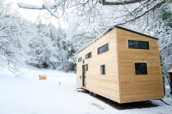 The Morrisons' tiny house in an Oregon winter. (Photo: Andrew Morrison)