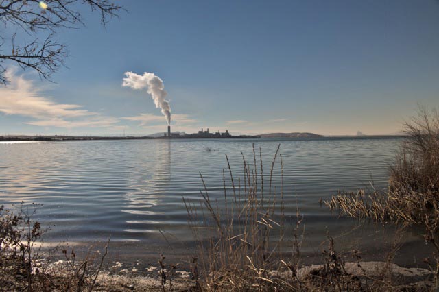 The Four Corners Generating Station, a coal-fired power plant near the San Juan Generating Plant. (Photo: ©2015 Julie Dermansky)