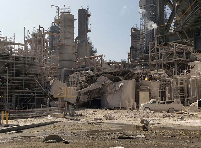 The ExxonMobil Torrance refinery in Southern California, after an explosion on February 18, 2015, had ripped through the facility, dislodging a hulking 40-ton chunk of debris that narrowly avoided a tank containing tens of thousands of pounds of highly toxic modified hydrofluoric acid. (Photo: Courtesy of the Chemical Safety Board)