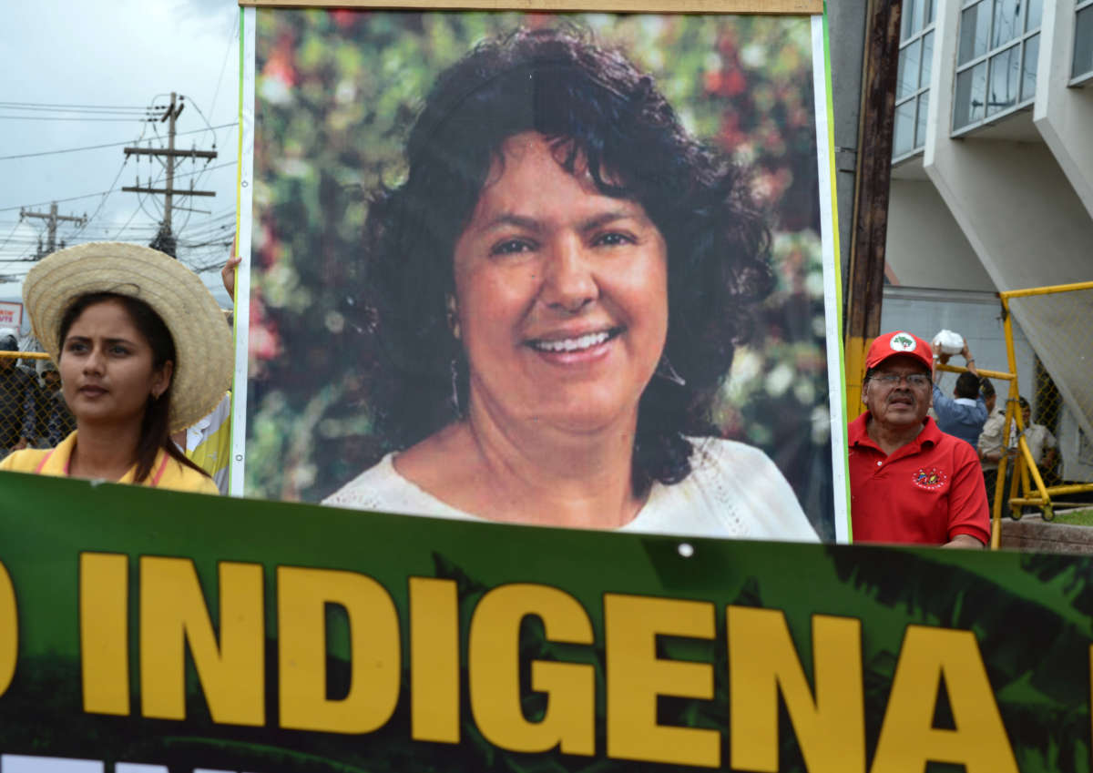 Hundreds of indigenous Hondurans and peasants march on August 17, 2016, in Tegucigalpa demanding justice for the murder of indigenous environmentalist Berta Cáceres.