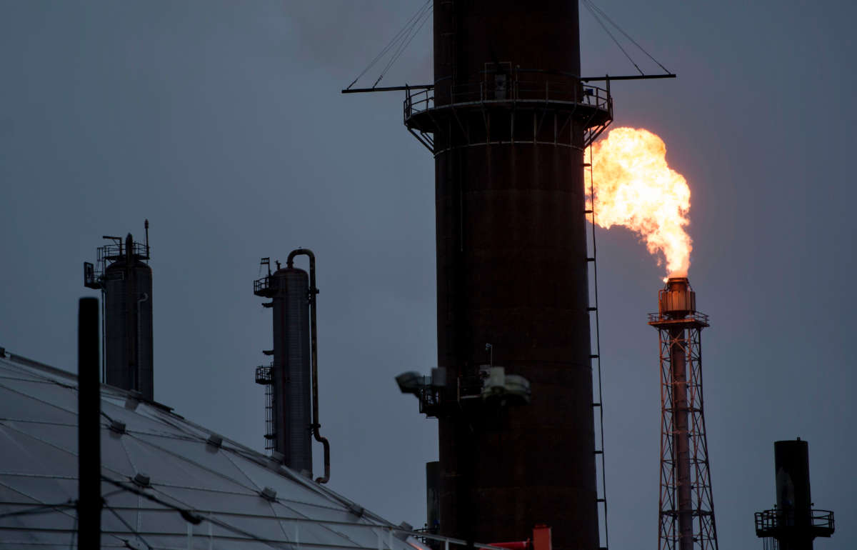 Texas Refineries Release Over 300 000 Pounds Of Pollutants During Storm