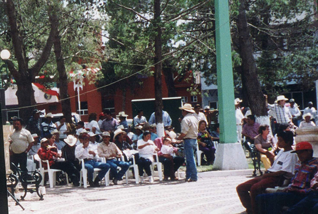 Indigenous rural people, Cuauhtemoc, Chihuahua, Mexico. (Photo: Evaggelos Vallianatos)